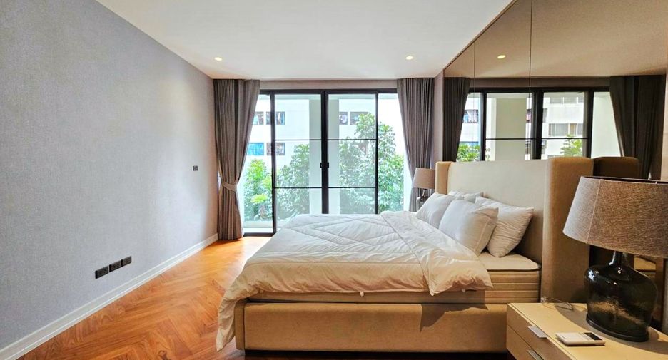 For rent 3 bedrooms condo in Watthana, Bangkok