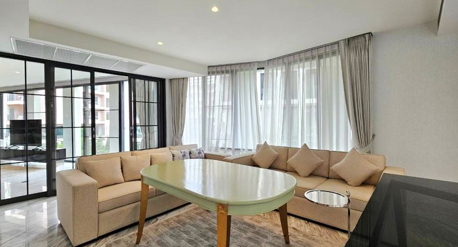 For rent 3 bedrooms condo in Watthana, Bangkok