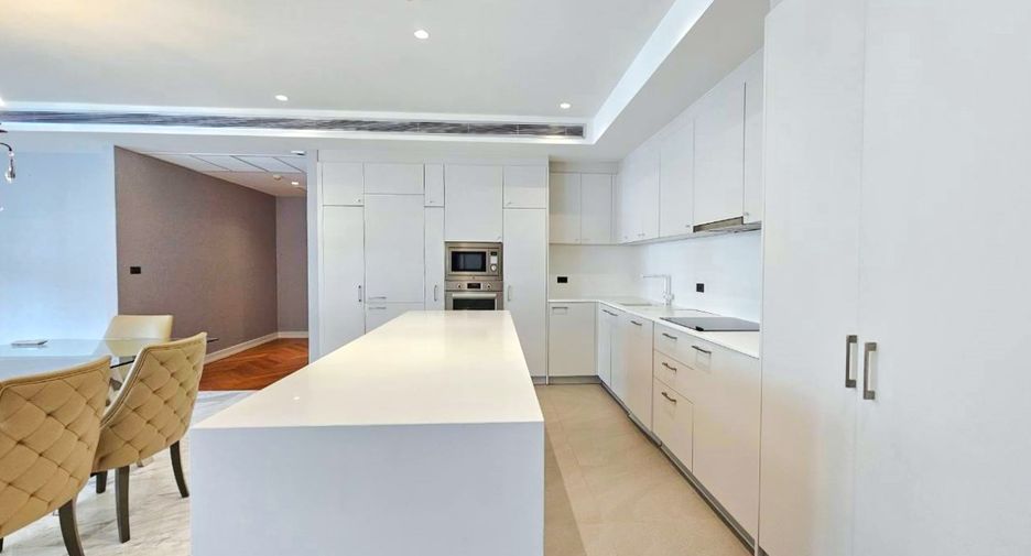For rent 3 bedrooms condo in Watthana, Bangkok