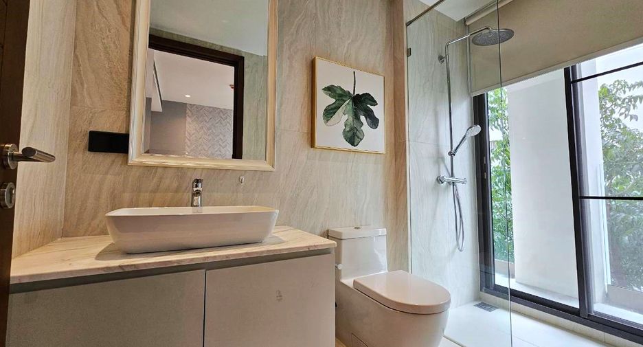 For rent 3 bedrooms condo in Watthana, Bangkok