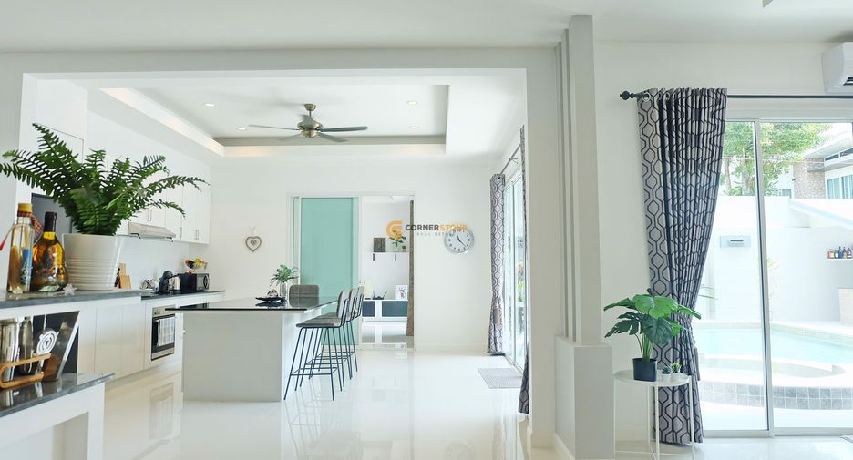For rent 4 bedrooms house in Huay Yai, Pattaya