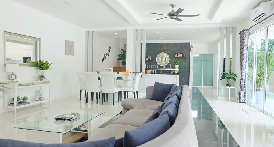 For rent 4 bedrooms house in Huay Yai, Pattaya