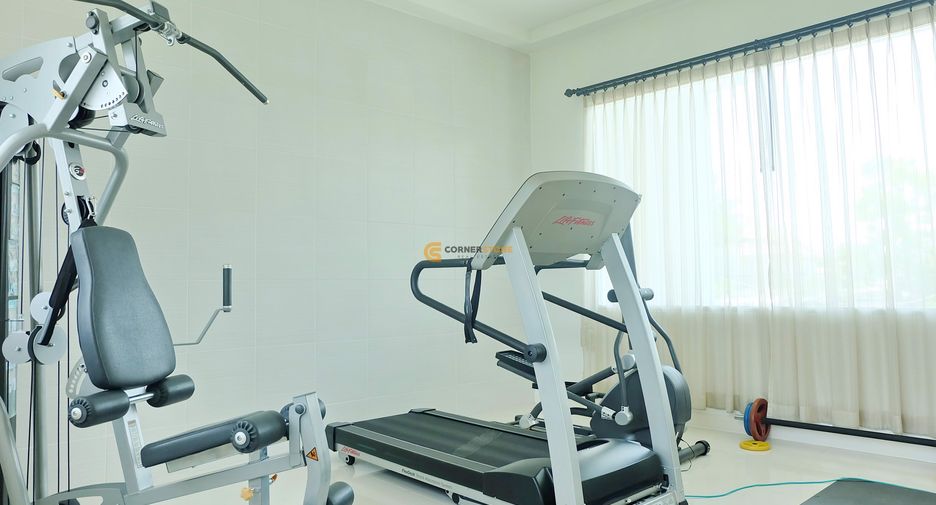 For rent 4 bedrooms house in Huay Yai, Pattaya
