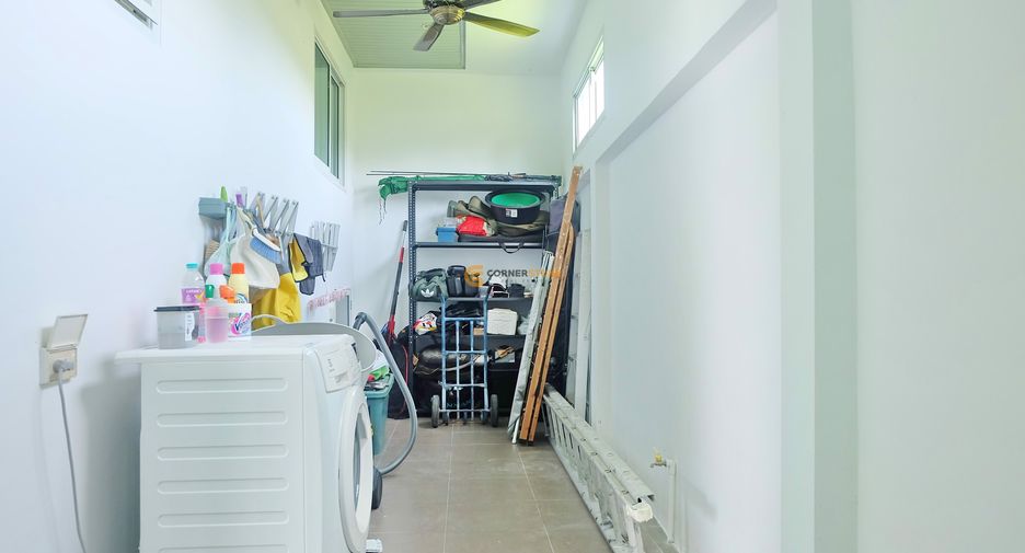For rent 4 bedrooms house in Huay Yai, Pattaya