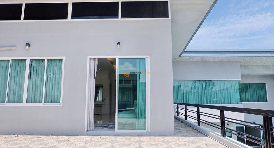 For rent 4 bedrooms house in Huay Yai, Pattaya