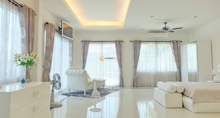 For rent 4 bedrooms house in Huay Yai, Pattaya