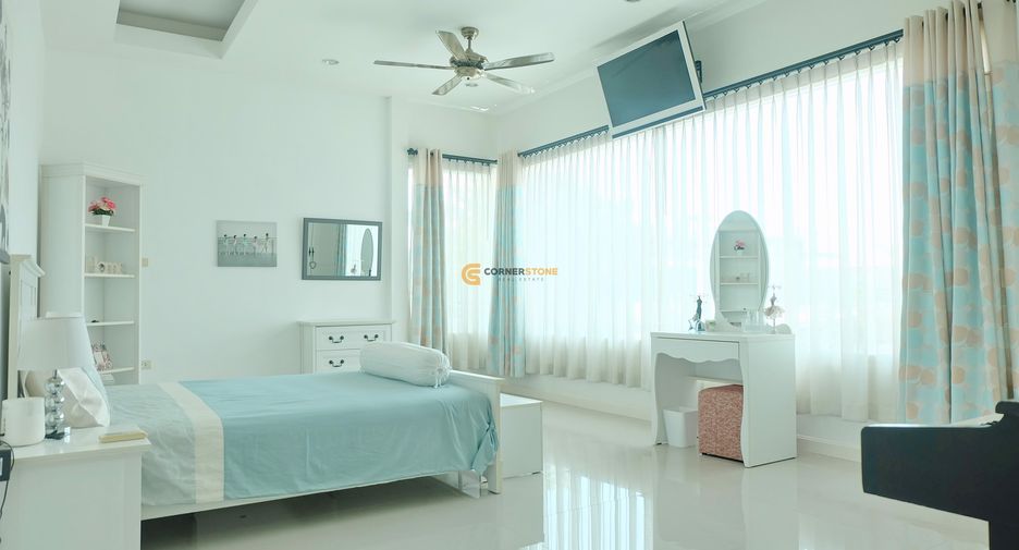 For rent 4 bedrooms house in Huay Yai, Pattaya