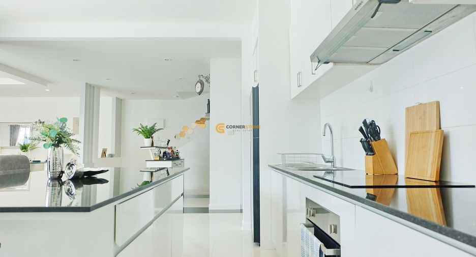 For rent 4 bedrooms house in Huay Yai, Pattaya