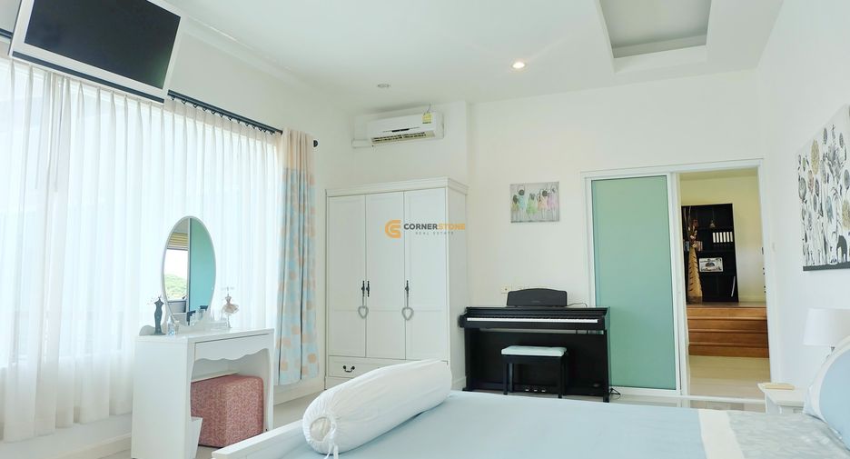 For rent 4 bedrooms house in Huay Yai, Pattaya