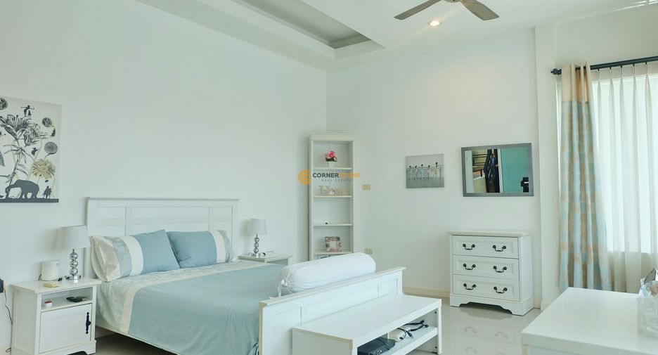 For rent 4 bedrooms house in Huay Yai, Pattaya