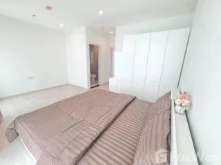 For rent 2 bedrooms condo in Huai Khwang, Bangkok