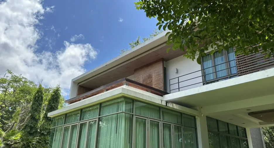 For sale 4 bedrooms house in Wiang Chai, Chiang Rai
