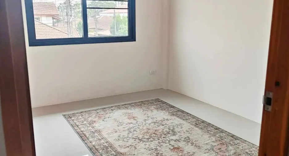 For rent 3 bedrooms townhouse in Mueang Chiang Rai, Chiang Rai