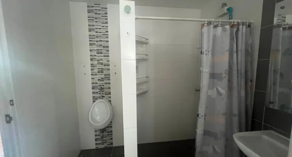 Casa en alquiler de 3 habitaciones en Lam Luk Ka, Pathum Thani