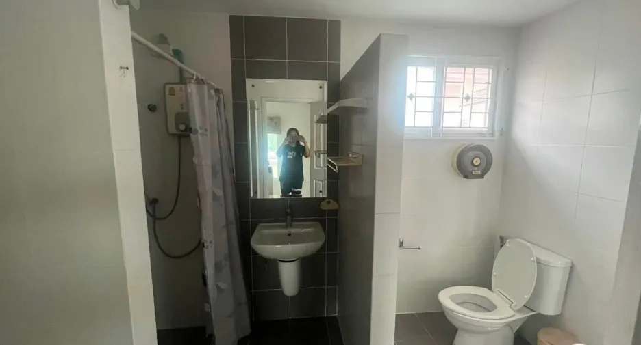 Casa en alquiler de 3 habitaciones en Lam Luk Ka, Pathum Thani