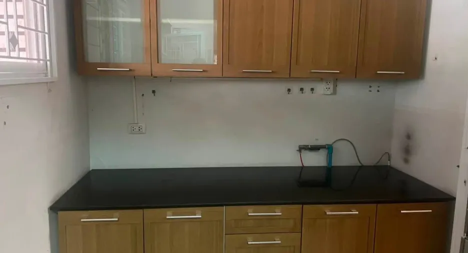 Casa en alquiler de 3 habitaciones en Lam Luk Ka, Pathum Thani