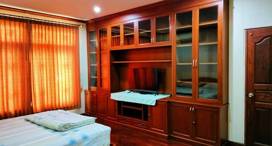 For sale 3 bedrooms house in Phasi Charoen, Bangkok