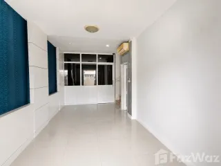 For sale 5 bedrooms townhouse in Khlong Luang, Pathum Thani