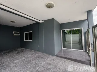 For sale 5 bedrooms townhouse in Khlong Luang, Pathum Thani