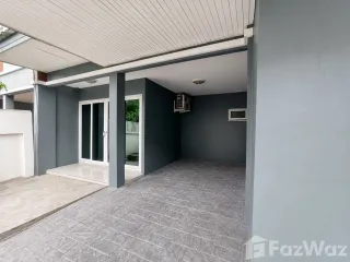 For sale 5 bedrooms townhouse in Khlong Luang, Pathum Thani