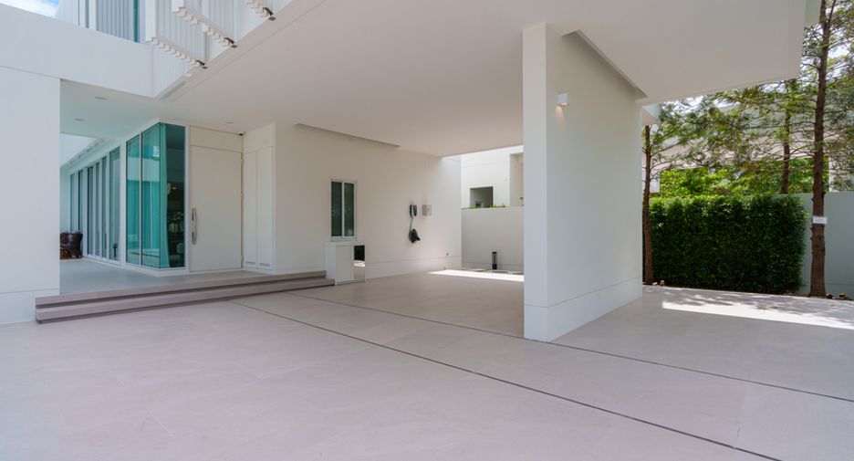 For sale 4 bedrooms villa in Thalang, Phuket