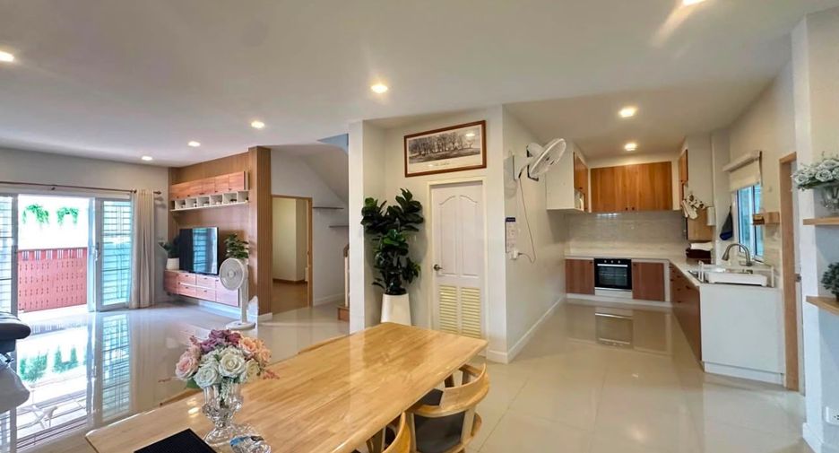 Casa en venta de 3 habitaciones en Bang Lamung, Chonburi
