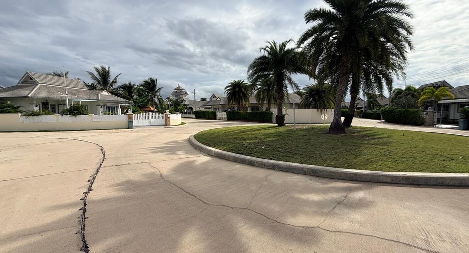 For sale 2 bedrooms villa in Hua Hin, Prachuap Khiri Khan