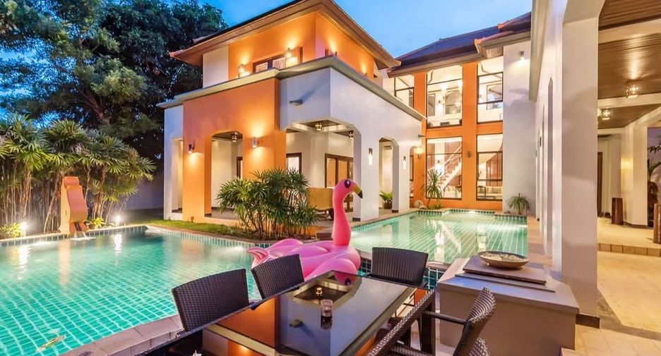 À vendre et à louer 4 chambres villa à Bang Lamung, Chonburi