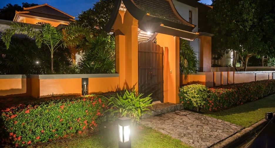 À vendre et à louer 4 chambres villa à Bang Lamung, Chonburi
