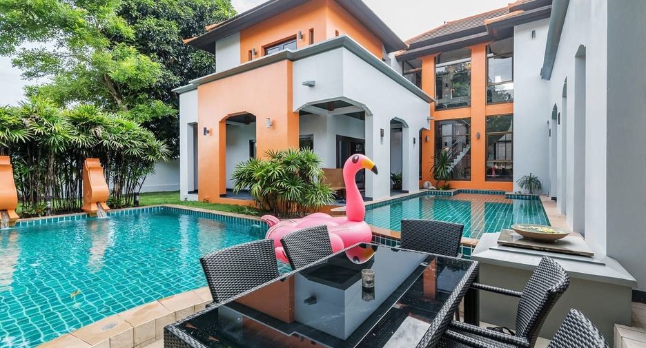 À vendre et à louer 4 chambres villa à Bang Lamung, Chonburi