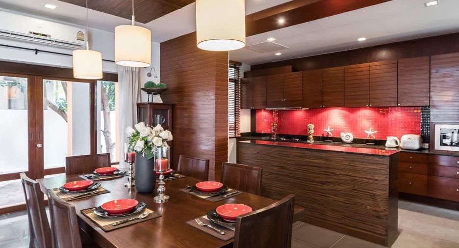 À vendre et à louer 4 chambres villa à Bang Lamung, Chonburi