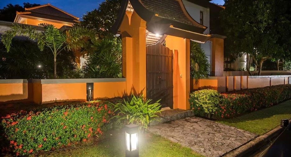 À vendre et à louer 4 chambres villa à Bang Lamung, Chonburi