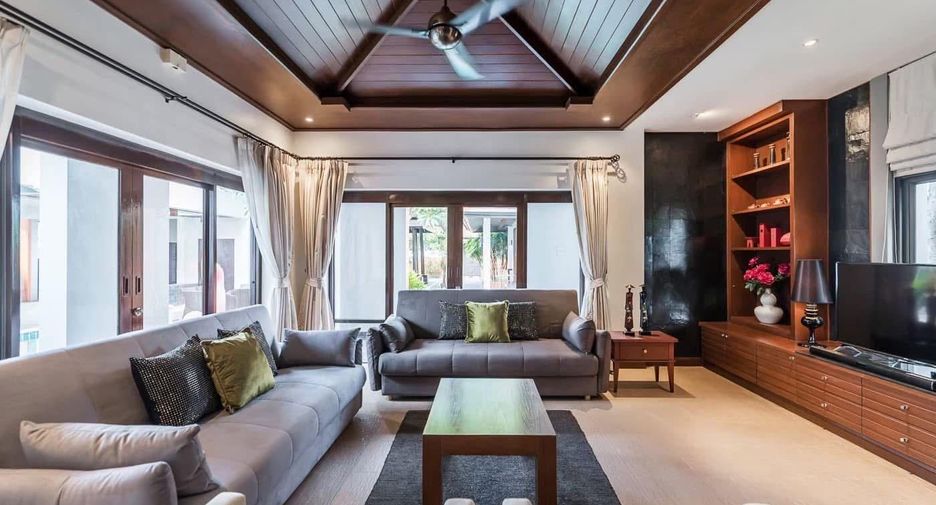 À vendre et à louer 4 chambres villa à Bang Lamung, Chonburi