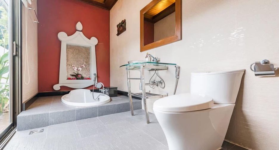 À vendre et à louer 4 chambres villa à Bang Lamung, Chonburi