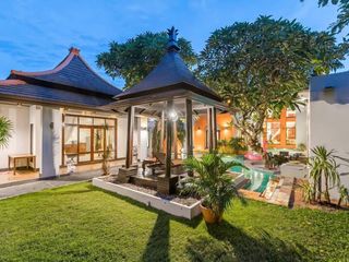 À louer et à vendre 4 chambres villa à Bang Lamung, Chonburi