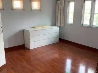 For rent 4 bedrooms townhouse in Watthana, Bangkok