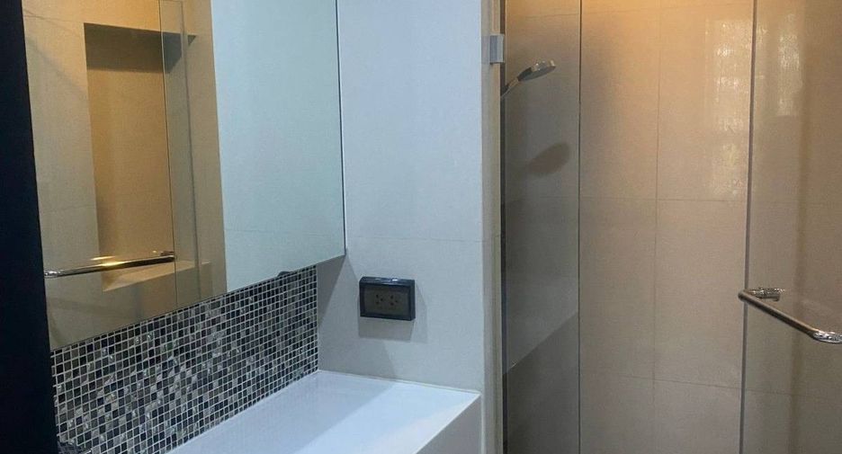 Condo en alquiler de 1 habitaciones en Khlong Toei, Bangkok