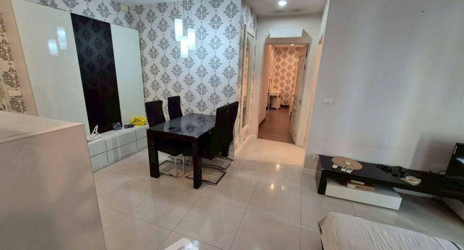 For rent 2 bedrooms condo in Sathon, Bangkok
