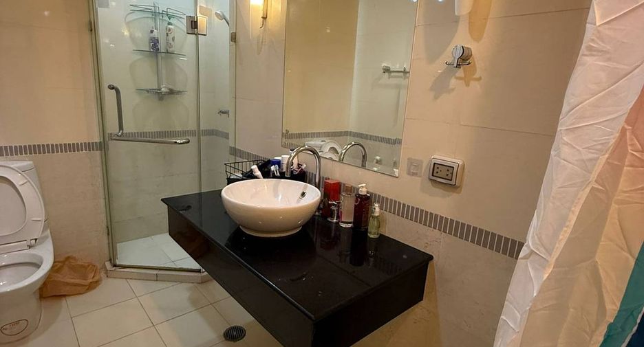 For rent 2 bedrooms condo in Ratchathewi, Bangkok