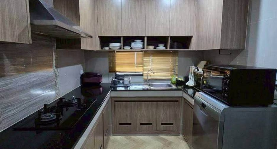 Casa en alquiler de 4 habitaciones en Prawet, Bangkok