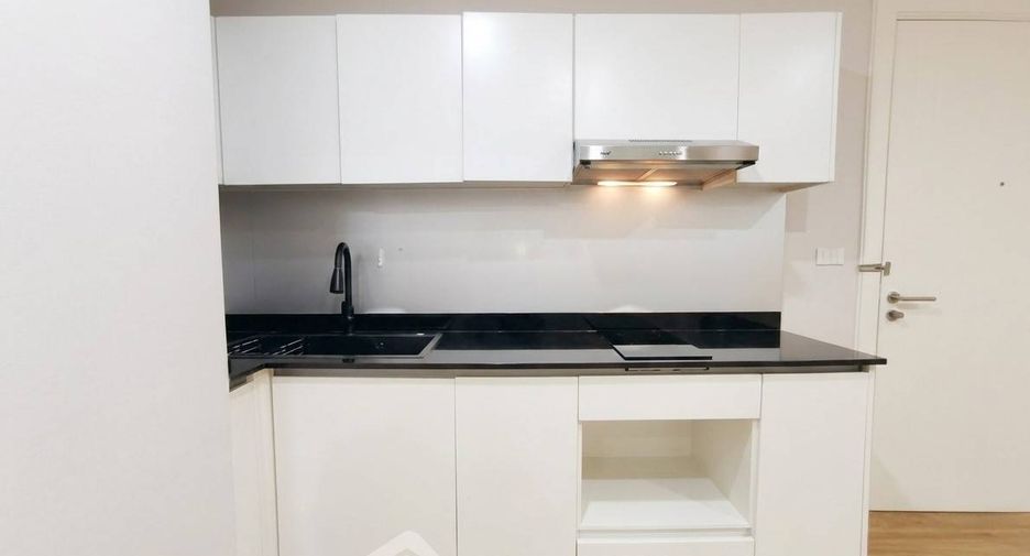 For sale 1 bed condo in Khlong Toei, Bangkok