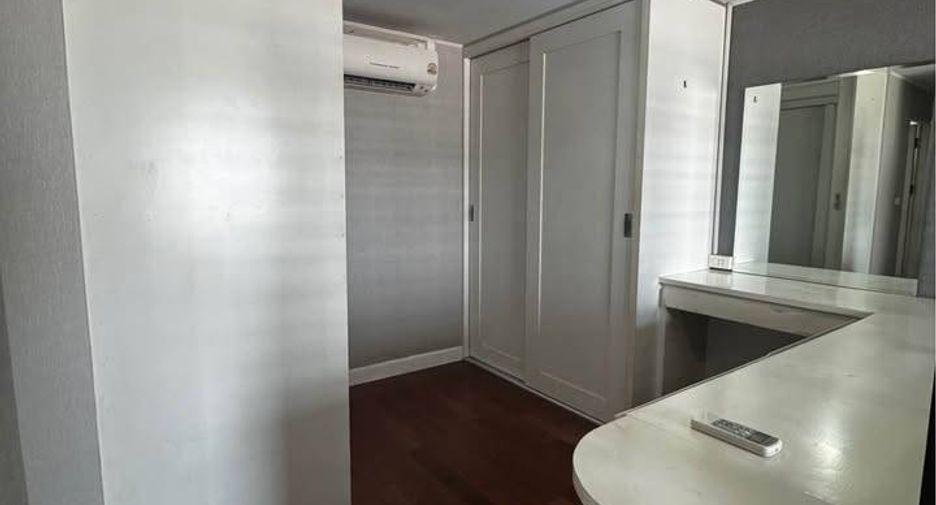 For sale 2 bedrooms condo in Yan Nawa, Bangkok