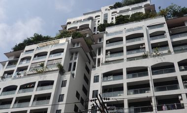 For sale 3 bedrooms condo in Watthana, Bangkok