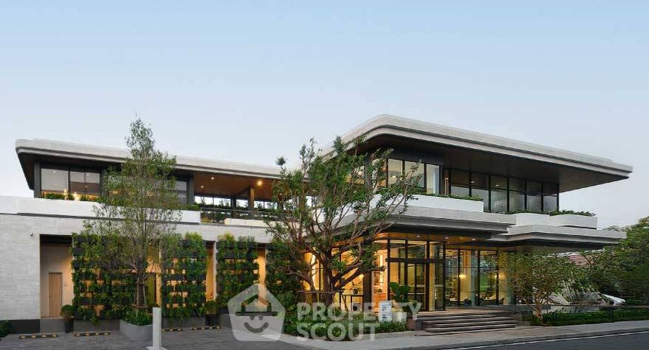 For sale 5 bedrooms house in Saphan Sung, Bangkok