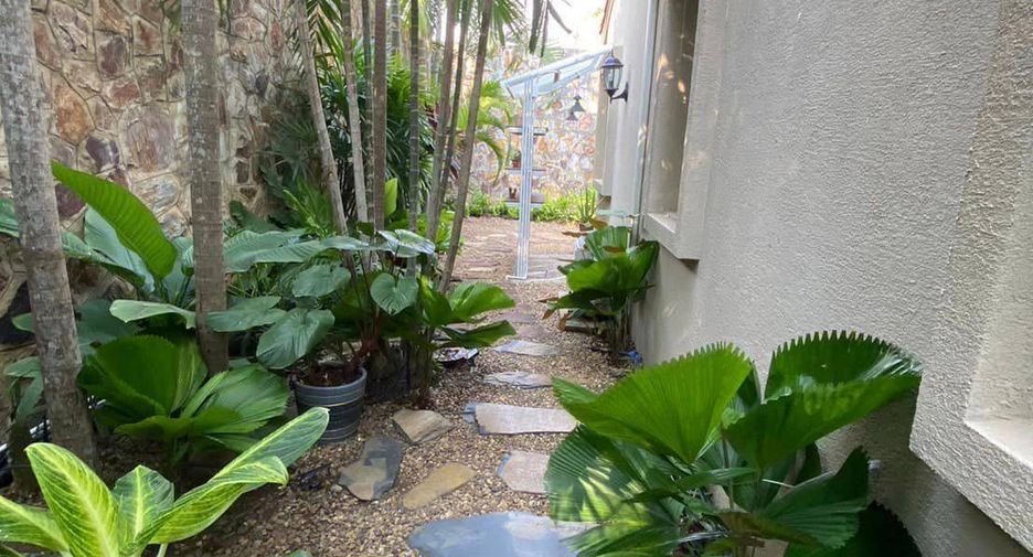 For rent and for sale 3 bedrooms house in Bang Lamung, Chonburi