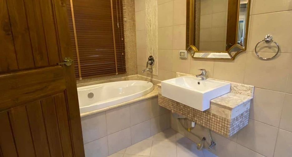 For rent and for sale 3 bedrooms house in Bang Lamung, Chonburi
