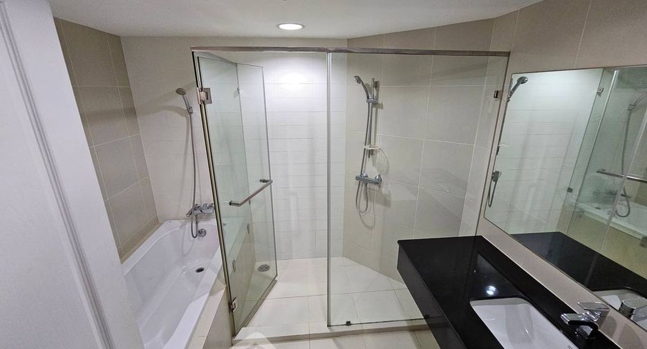 À louer et à vendre 2 chambres condo à Huai Khwang, Bangkok