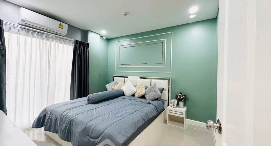 For sale 2 bedrooms condo in Huai Khwang, Bangkok