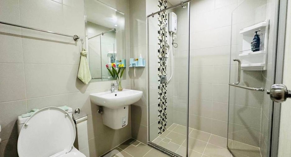 For sale 2 bedrooms condo in Huai Khwang, Bangkok
