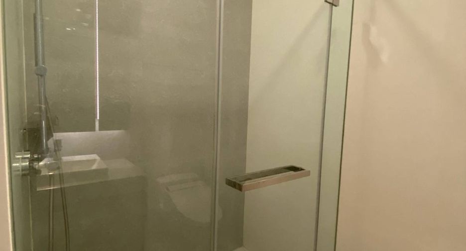 For sale 3 bedrooms condo in Khlong Toei, Bangkok